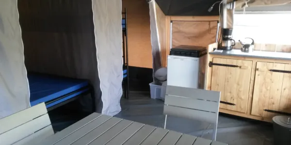 20160503 153128 vlodge tent